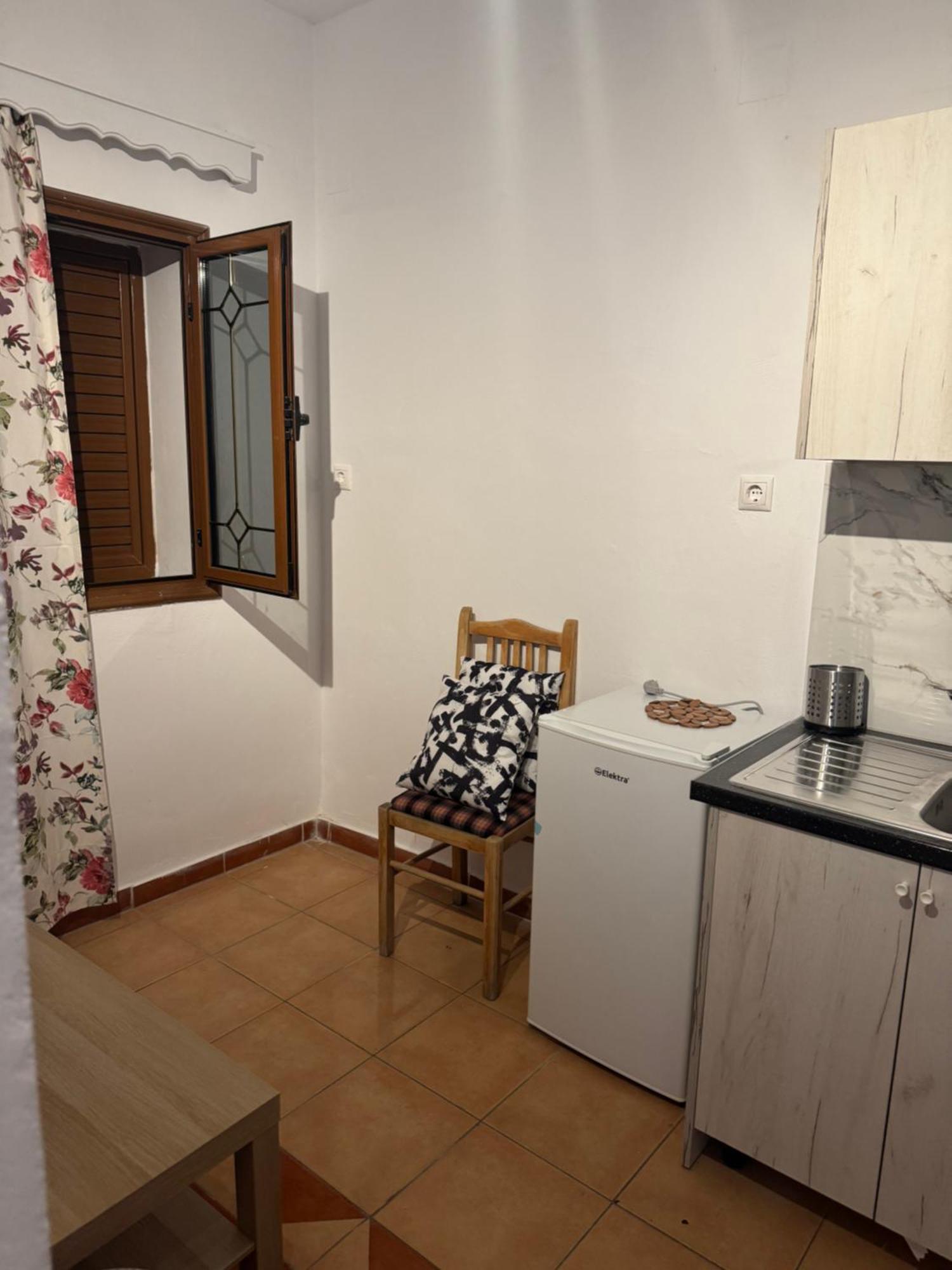 Apartment Rina Sarande Luaran gambar