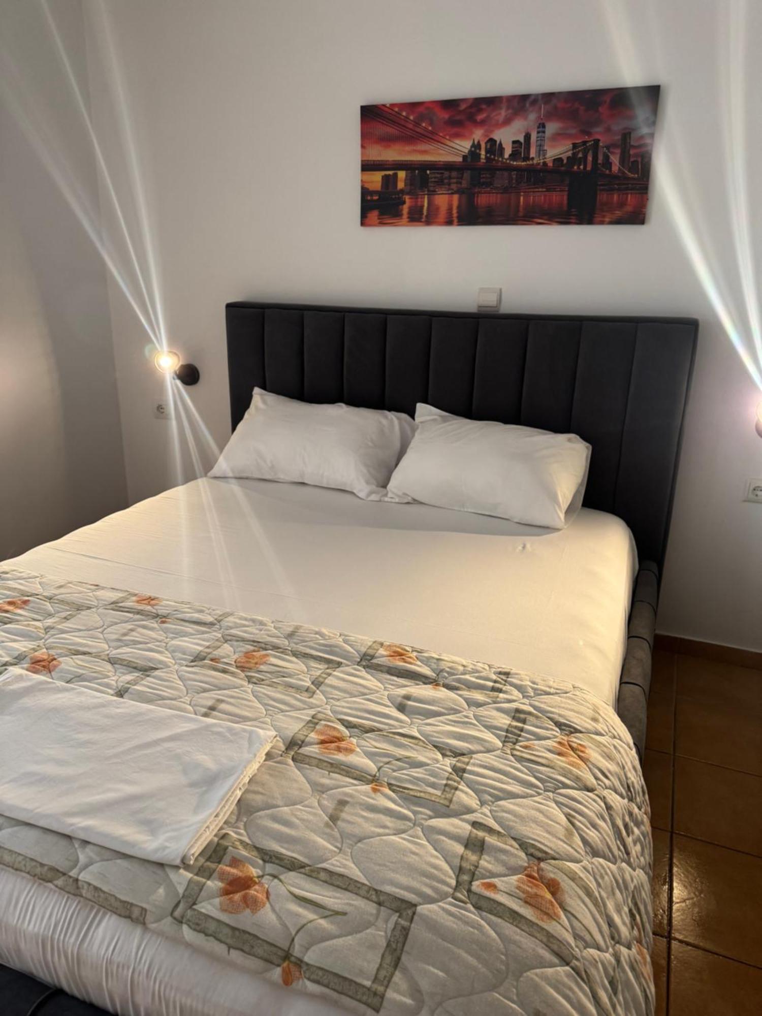 Apartment Rina Sarande Luaran gambar